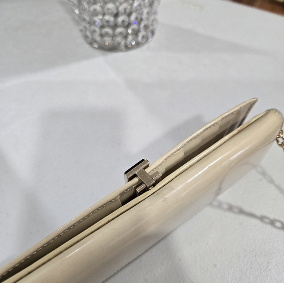 Gucci Wallet Cream Enameled/ Patent Leather - Picture 9 of 10